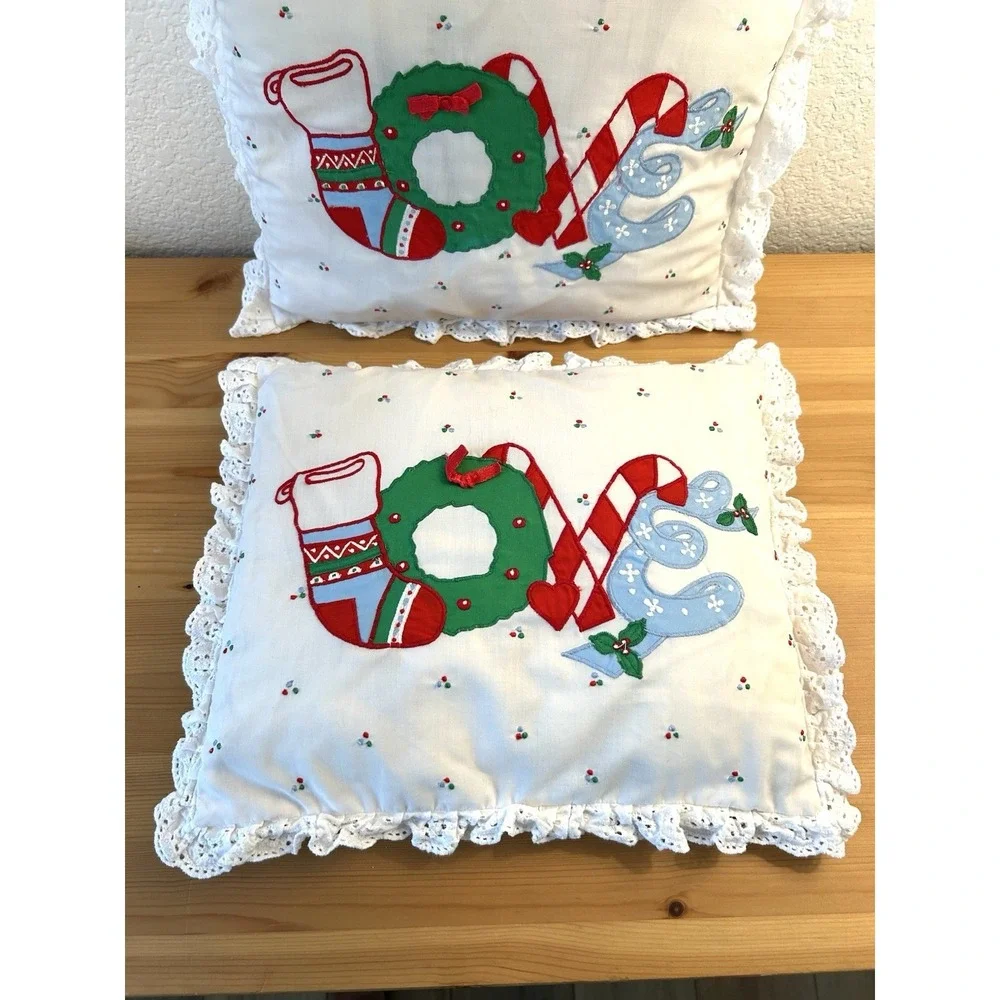 VTG LOVE  Christmas Embroidered Throw Pillow Set Of Two 14